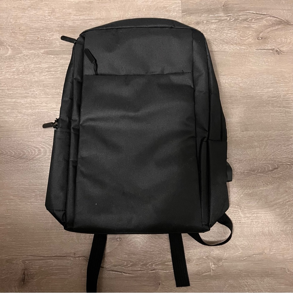 🍒Sleek Black Minimalist Backpack with Modern Design